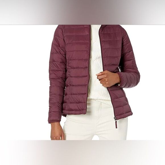 Amazon Essentials Women's Lightweight Long-Sleeve Water-Resistant Puffer Jacket - Picture 6 of 13